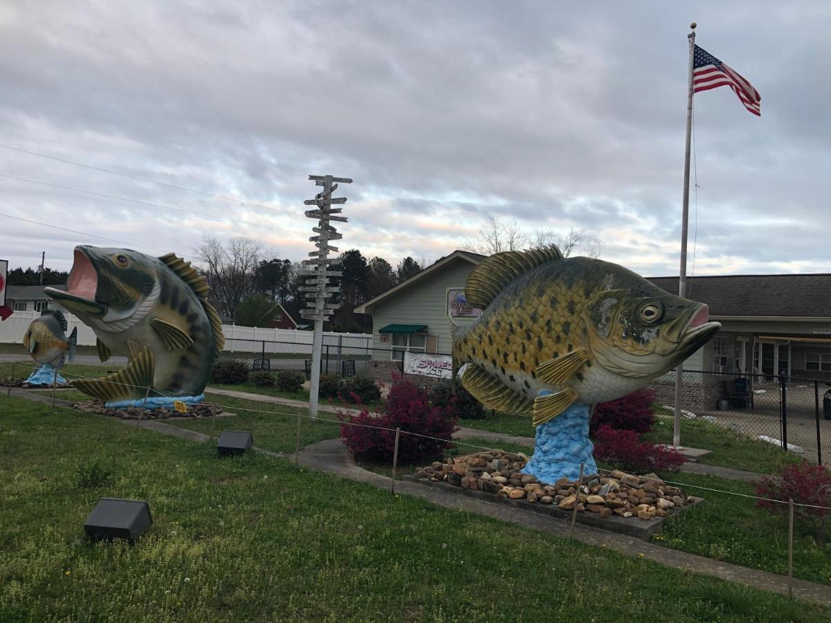 Weiss Lake Lodge Centre Bagian luar foto