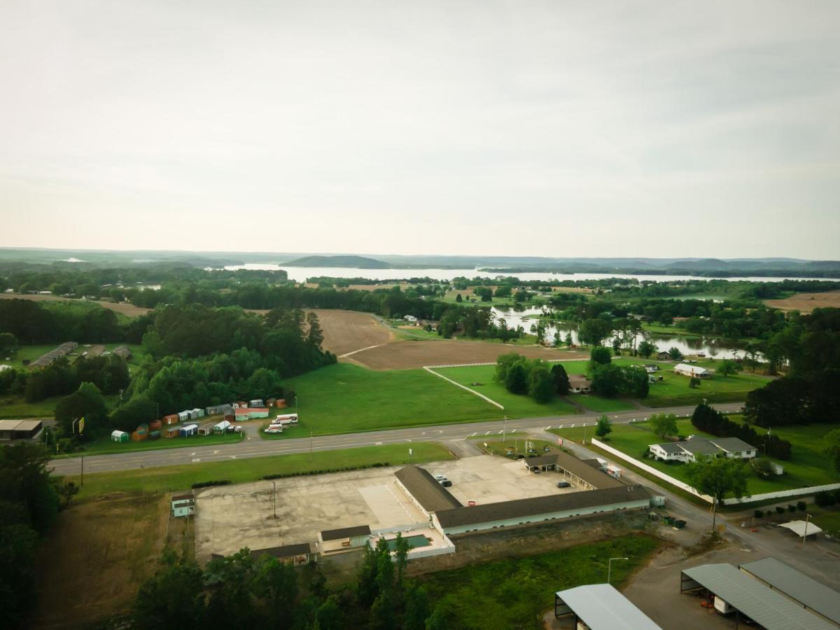 Weiss Lake Lodge Centre Bagian luar foto