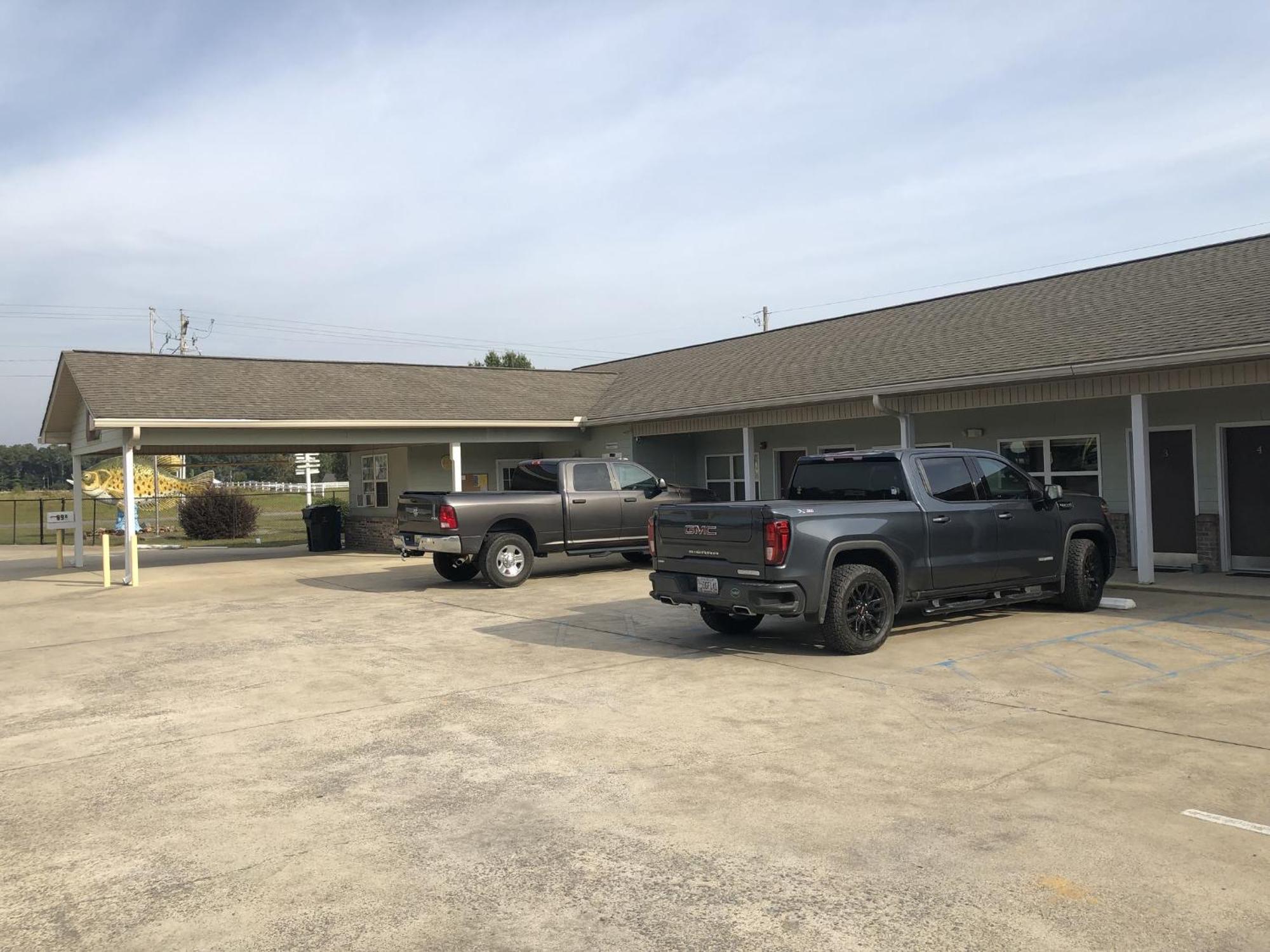 Weiss Lake Lodge Centre Bagian luar foto