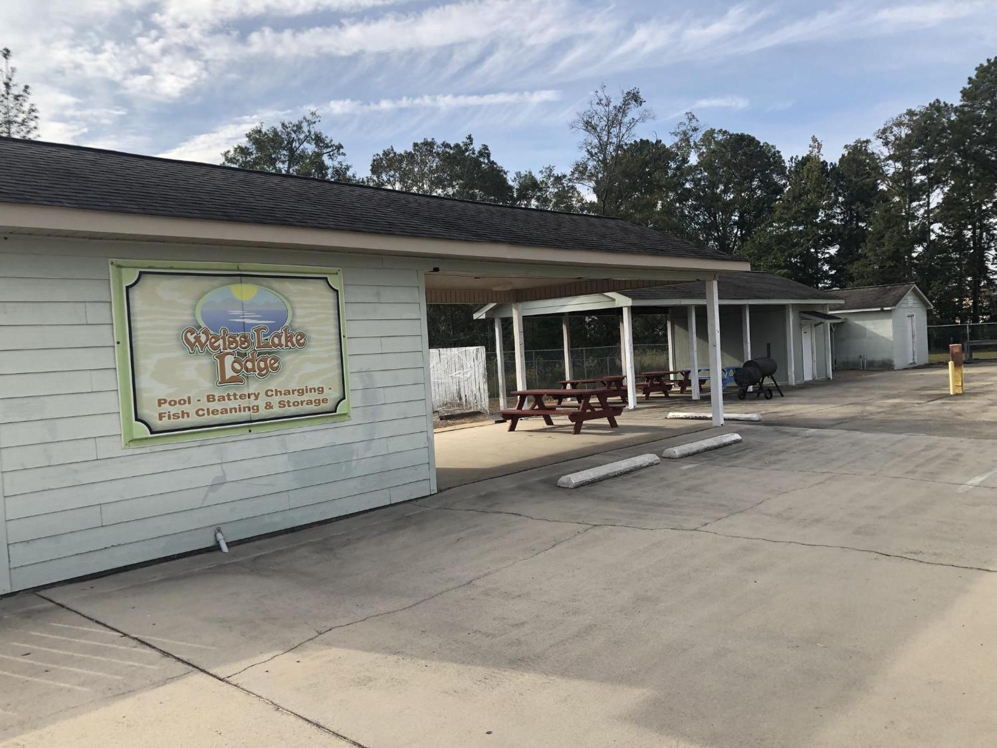 Weiss Lake Lodge Centre Bagian luar foto