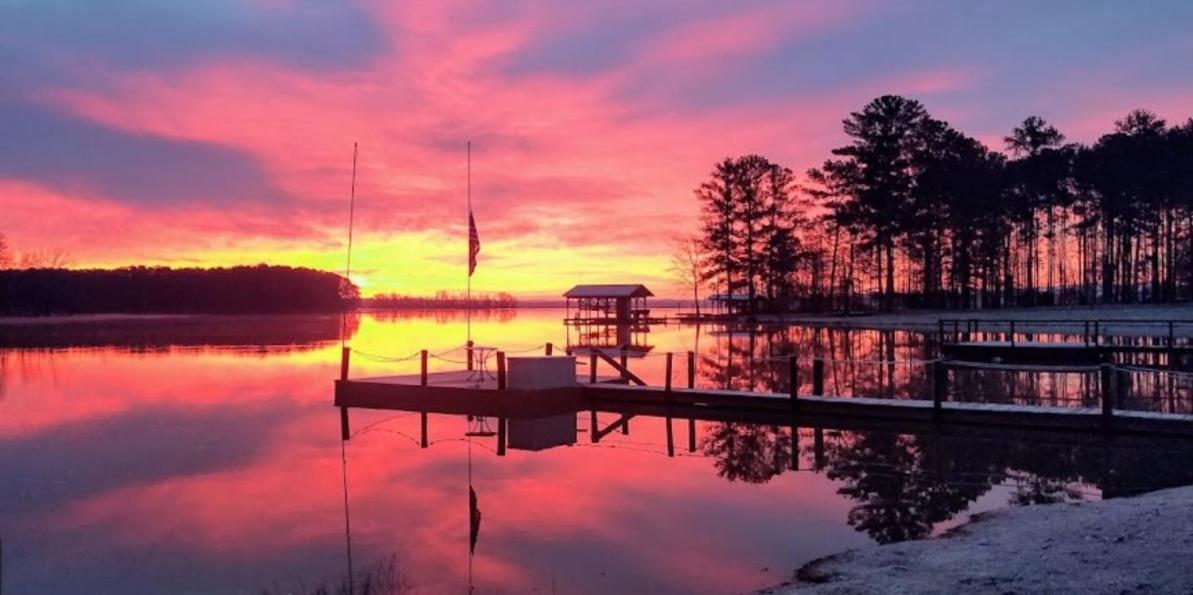 Weiss Lake Lodge Centre Bagian luar foto