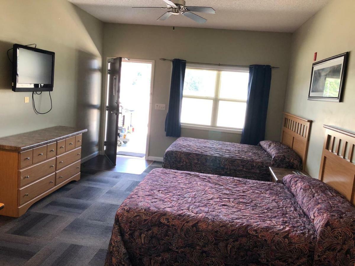 Weiss Lake Lodge Centre Bagian luar foto